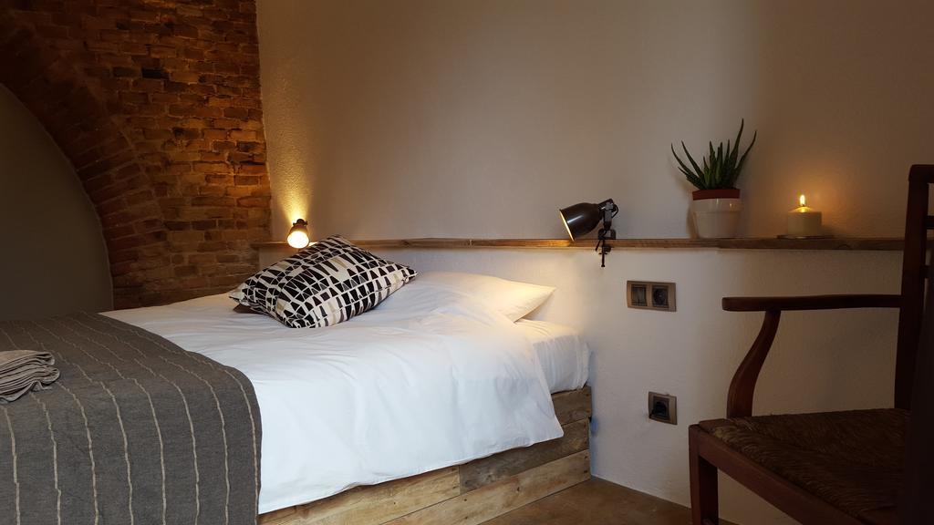 Casa Vella Del Panta Guest House Riudecanyes ภายนอก รูปภาพ